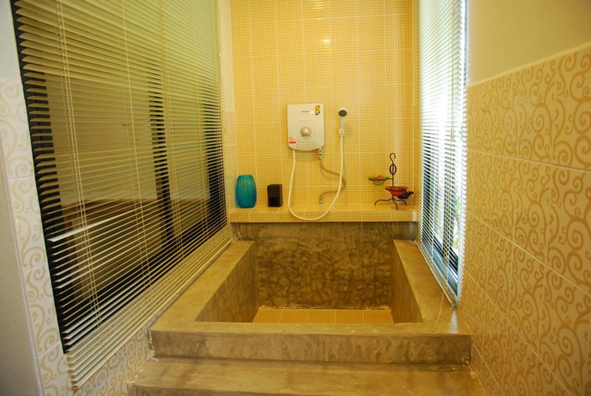 Boutique Raft Resort Sai Yok Exterior photo